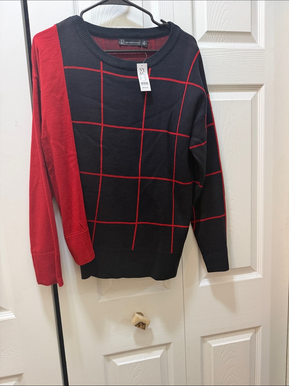 Women Black & Red Grid Crewneck Sweater
